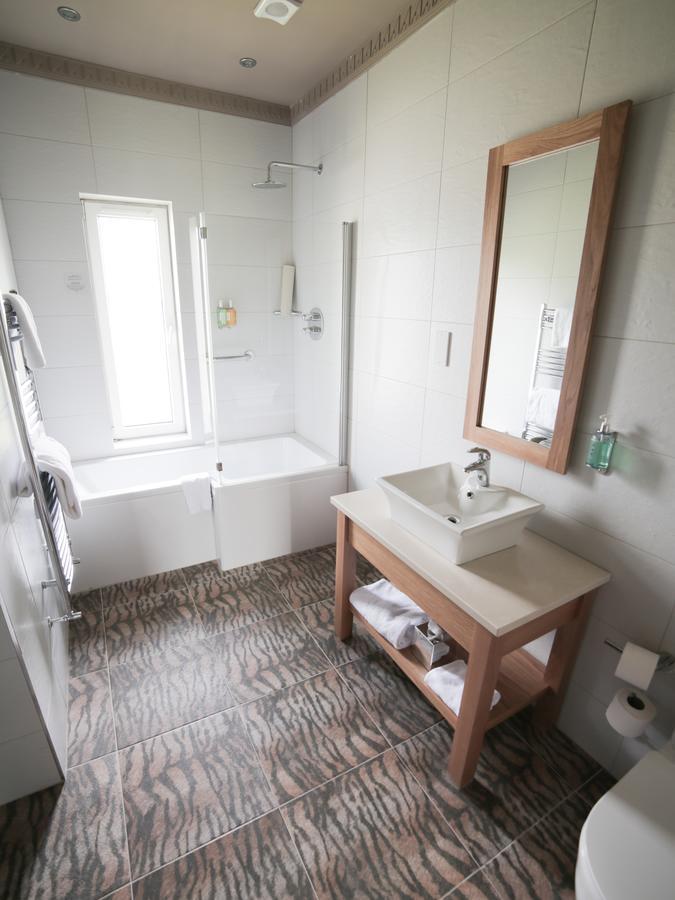 Double Room,909025210:JPEG